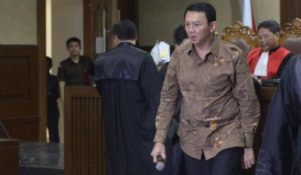 ribuan-warga-demo-ahok-ke-kpk