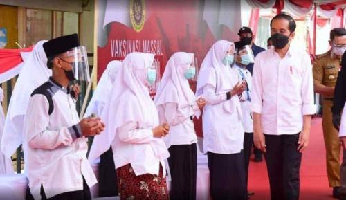 jokowi--indonesia-harus-jadi-pusat-ekonomi-syariah-dunia