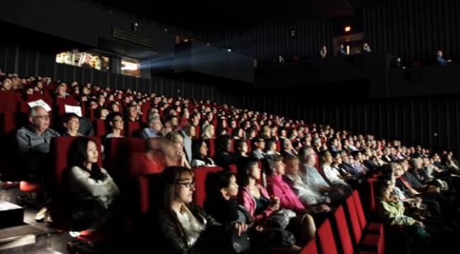 7-tipe-penonton-bioskop-yang-menyebalkan