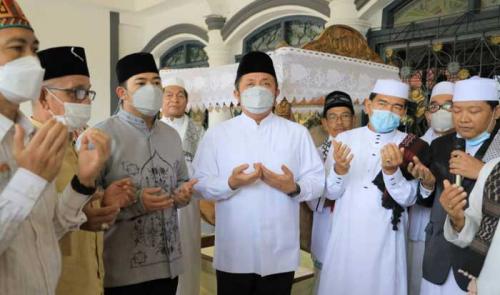 herman-deru-harapkan-tokoh-agama-jadi-teladan-pencegahan-covid19