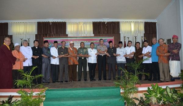 agar-konflik-tolikara-tidak-meluas-pangdam-silaturahmi-dengan-fkub-sumsel