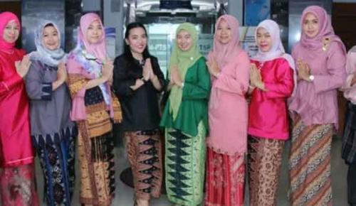 jaga-warisan-budaya-walikota-wajibkan-pns-gunakan-pakaian-adat