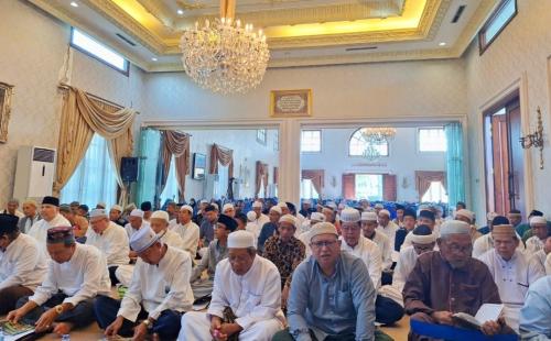 peringati-maulid-nabi-ribuan-umat-doakan-kesembuhan-h-halim-ali