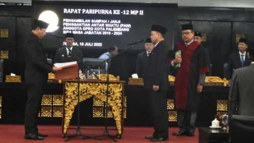ahmad-sobri-fadilah-resmi-dilantik-jadi-anggota-dprd-palembang