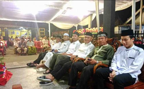 ratusan-jamaah-hadiri-3-hari-meninggalnya-ma-nawawi-ayahanda-fahrie-adianto