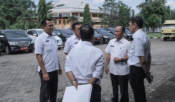 anggota-dewan-muba-ramairamai-kembalikan-mobil-dinas