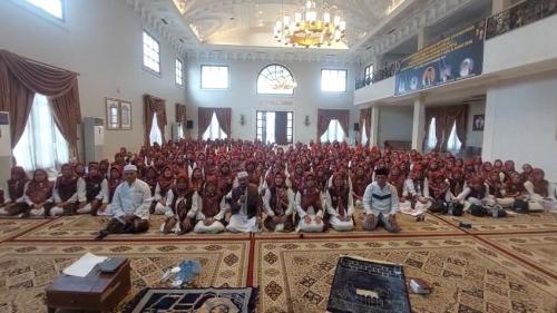 400-jamaah-pengajian-di-kota-palembang-doakan-kesembuhan-kms-h-abdul-halim-ali-