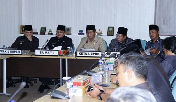 rapat-pembahasan-kuappas-rapbd-2018-dan-kupappas-apbd-perubahan-2017