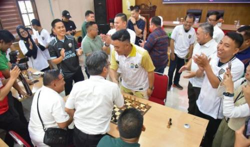 sekda-aprizal-hasyim-buka-turnamen-catur-korpri-