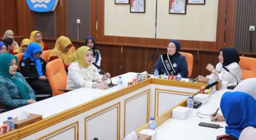 dewi-sastrani-ratu-dewa-tegaskan-komitmen-cetak-generasi-emas-sejak-usia-dini