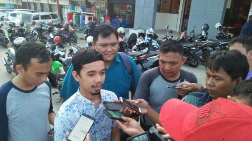 ade-berpeluang-besar-tumbangkan-petahana
