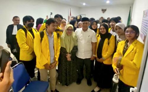 guru-besar-ph-dan-mahasiswa-unsri-kecewa-putusan-hakim-memvonis-am-dan-yh-14-tahun-penjara-