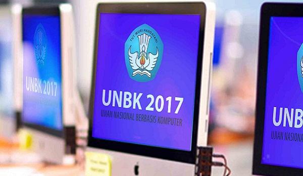 pelaksanaan-ujian-nasional-berbasis-komputer-di-oku-berlangsung-lancar