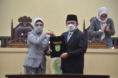 raperda-tentang-jasa-konstruksi-inisiasi-herman-deru-disetujui-dewan
