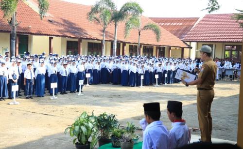 kadisdik-adrianus-amri-tekankan-pentingnya-adab-dan-etika-siswa