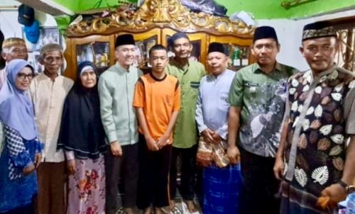 bersama-lurah-nazarudin-wali-kota-ratu-dewa-semangati-tegar-korban-bullying-