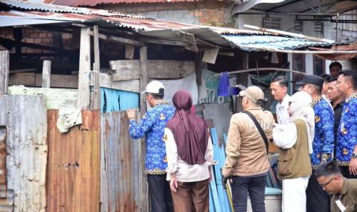 wali-kota-tinjau-rumah-tak-layak-huni-1500-rtlh-dipastikan-direnovasi