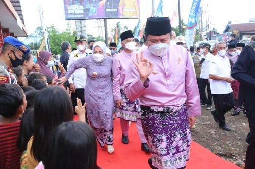 warga-muara-beliti-ucapkan-terima-kasih-pada-herman-deru-sudah-dibangunkan-pasar