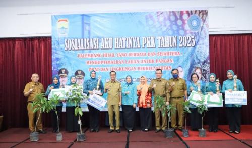wali-kota-ratu-dewa-ajak-asn-tanam-sayur-dan-ternak-ikan-di-rumah