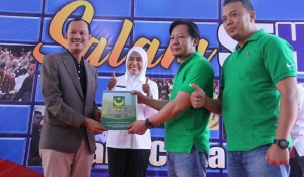 tiga-partai-serahkan-sk-dukungan-ke-harnofitri-dalam-tiga-hari-berturutturut