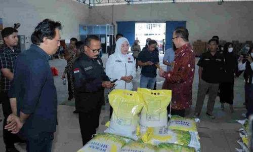 fitri-pastikan-stok-sembako-aman-hingga-akhir-tahun