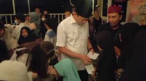 ketua-dprd-palembang-zainal-abidin-buka-puasa-dan-santuni-anak-yatim