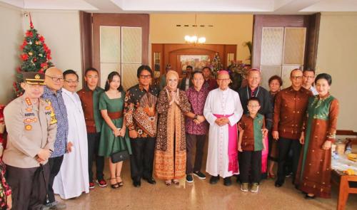 pj-walikota-tinjau-pelaksanaan-ibadah-natal-di-gereja-katedral-santa-maria