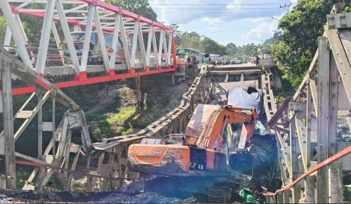belum-terealisasi-pemprov-tuntut-percepatan-perbaikan-jembatan-muara-lawai