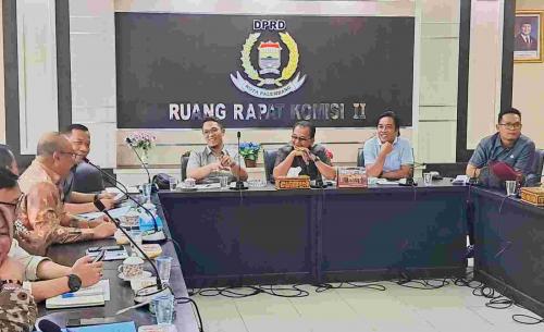 komisi-ii-minta-bapenda-maksimalkan-potensi-pad