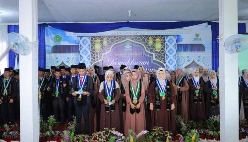 momen-haru-pelepasan-72-siswa-mts-tijarotal-lantabur