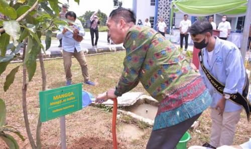 dewa-hadiri-penanaman-pohon-bersama-menko-pmk-di-uin-raden-fatah