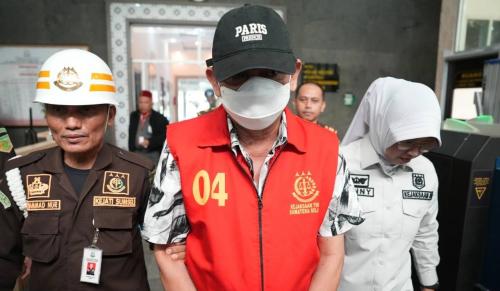 kejati-tahan-tersangka-perantara-korupsi-kur-bank-sumsel-babel