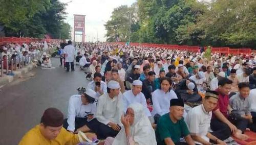 solat-idul-adha-jembatan-ampera-palembang-ditutup-sampai-jam-0800-wib
