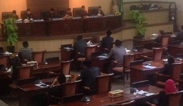 rapat-paripurna-dprd-muba-menuai-instruksi-mempertanyakan-dana-darurat-kecamatan