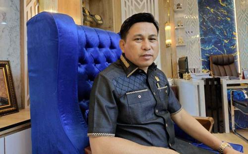 ketua-dprd-zainal-abidin-perjuangkan-intalasi-air-bersih-bagi-1000-mbr