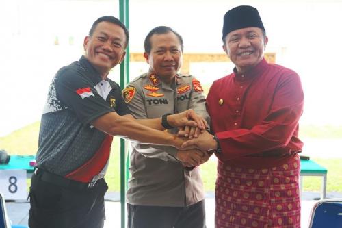 herman-deruÂ gandeng-forkopimda-gelarÂ -kejuaraan-menembak