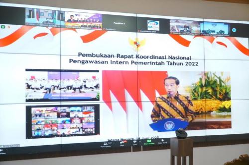presiden-jokowi-intruksikan-pemerintah-daerah-belanja-produk-dalam-negeri