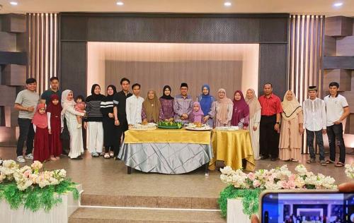 resmi-dilantik-periode-ke-2-h-sudirman-gelar-syurukan-bersama-keluarga-dan-timses