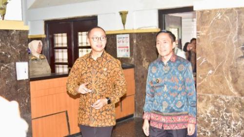 bersama-wakil-ketua-mpr-ri-wali-kota-bahas-solusi-pengelolaan-sampah-jadi-energi