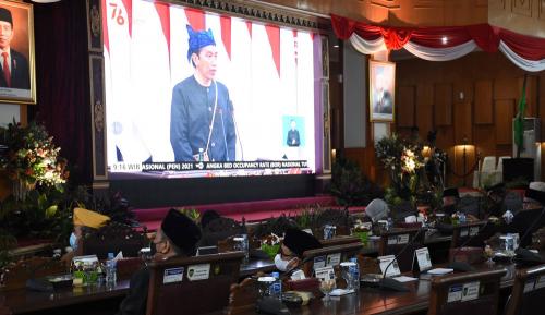pimpinan-dan-anggota-dprd-prov-sumsel-dengarkan-pidato-kenegaraan-presiden-republik-indonesia