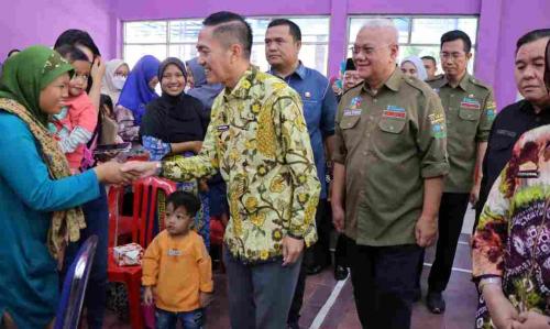 tekan-angka-stunting-pemkot-palembang-beri-telur-dan-susu