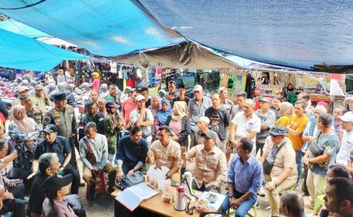 puluhan-kios-pedagang-pasar-16-ilir-dirusakdijarah-komisi-ii-dprd-palembang-turun-tangan
