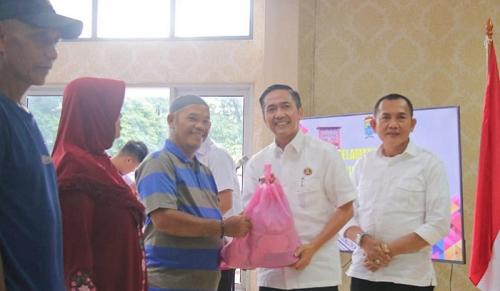 jalankan-intruksi-jokowi-pemkot-palembang-bagikan-sembako-di-awal-tahun