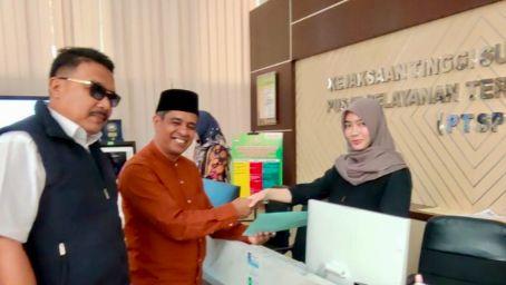 masyarakat-palembang-resmi-serahkan-surat-permohonan-tahanan-rumah-untuk-h-halim-ke-kejati-sumsel