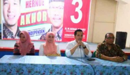 akhor-ucapkan-selamat-pada-harnofitri
