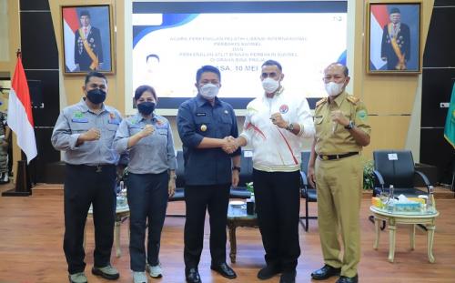 tingkatkan-prestasi-atlet-menembakÂ -sumsel-herman-deru-rekrut-pelatih-berlisensi-internasional