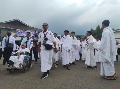 berikut-jadwal-keberangkatan-haji-sumsel-2024