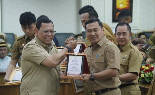 dinas-kominfo-raih-2-penghargaan-kearsipan-dari-pj-walikota-palembang