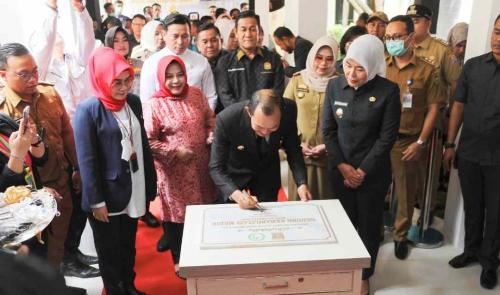 harnojoyo-resmikan-gedung-rehabilitasi-medik-rsud-bari