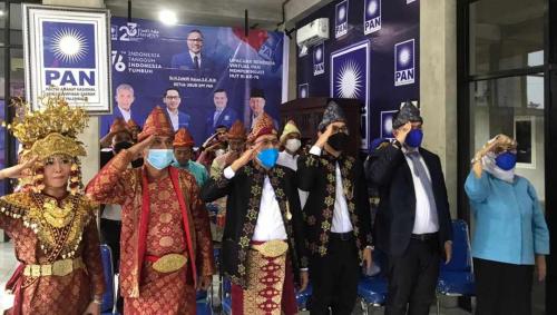 gunakan-pakaian-adat-dpd-pan-palembang-gelar-upacara-hut-ri-ke-76-secara-virtual